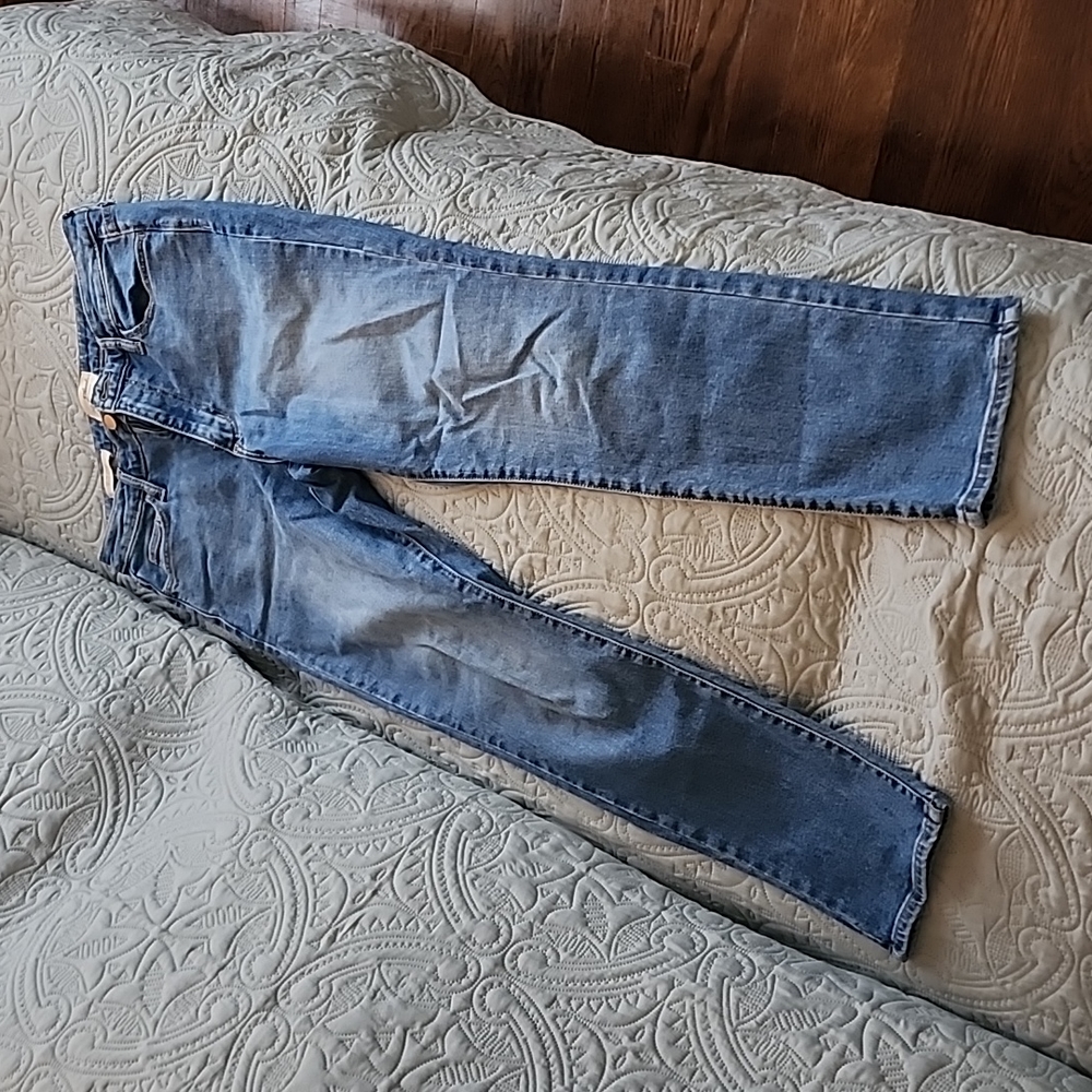 Universal Thread High Rise Straight Jeans Size 6/28R